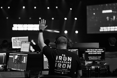 hands raised in worship
